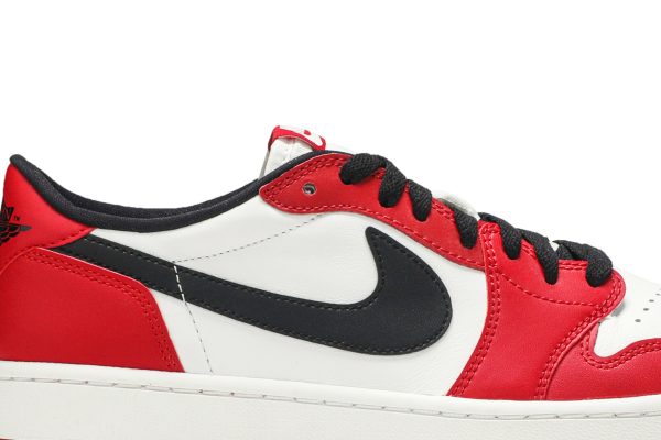 Air Jordan 1 Retro Low OG 'Chicago' 705329-600 - Iconic - Image 2