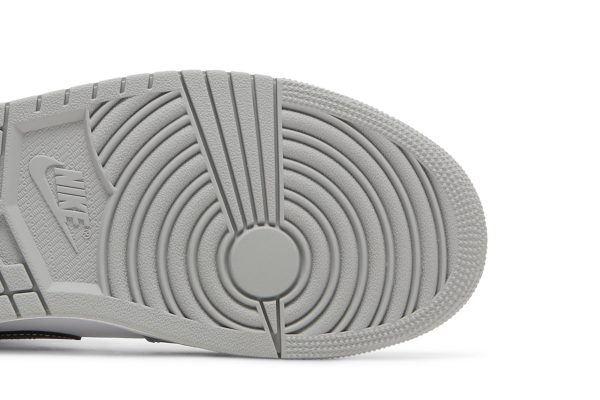 Air Jordan 1 Mid 'Light Smoke Grey' 554724-078 - For Men - Image 4
