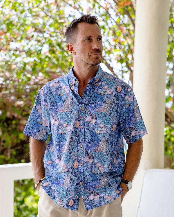 Hawaiian Shirt for Men with Floral Pattern - Short Sleeve Button-Down Aloha Shirt for Casual Beach and Travel Wear