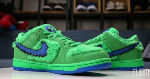 Grateful Dead x SB Dunk Low Green Classic Kicks - For Men - Image 2