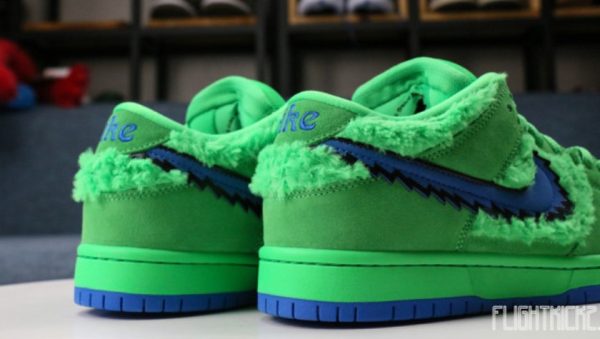 Grateful Dead x SB Dunk Low Green Classic Kicks - For Men - Image 4