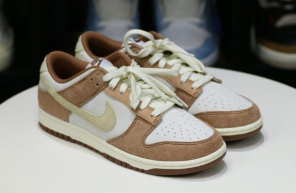Dunk Low Medium Curry 2021 Iconic Sneaker - Style - Image 3