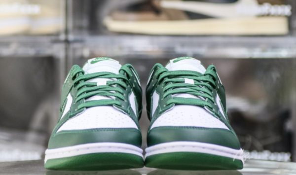 Dunk Low Michigan State Team Green Unfading Sneaker - Limited - Image 3