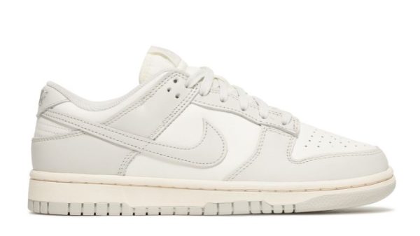 Dunk Low Sail Light Bone (W) Unfading Sneaker - Streetwear