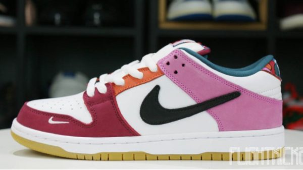 Dunk SB Low Pro QS Parra (Friends & Family) (2021) Unfading Sneaker - Limited - Image 2