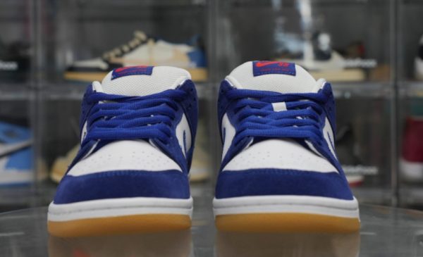 Dunk Low SB Los Angeles Dodgers Classic Kicks - Drop - Image 3