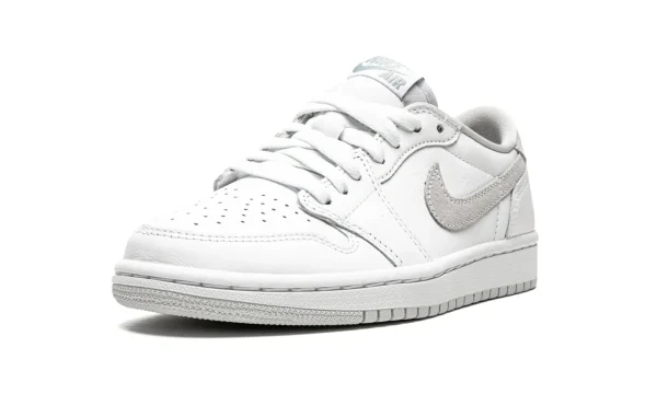 Air Jordan 1 Retro Low OG 'Neutral Grey' 2021 CZ0775-100 - Style - Image 4