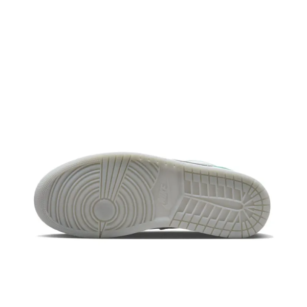 Air Jordan 1 Low New Emerald DN3705-301 - Streetwear - Image 6