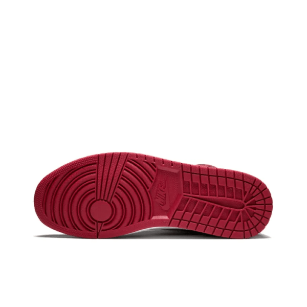 Air Jordan 1 Retro High OG 'Chicago' 2015 555088-101 - Style - Image 5